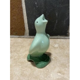 Le Creuset 3.5" Tall "Rosemary" LE CREUSET Pie Bird Funnel Vent NWT Stoneware Green Ombre
