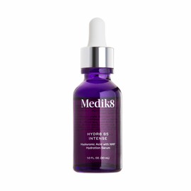 Medik8- DESBLOQUEA TU VERDADERO POTENCIAL DE HIDRATACIÓN. Este suero de ácido hialurónico de primera calidad está formulado para restaurar e iluminar 