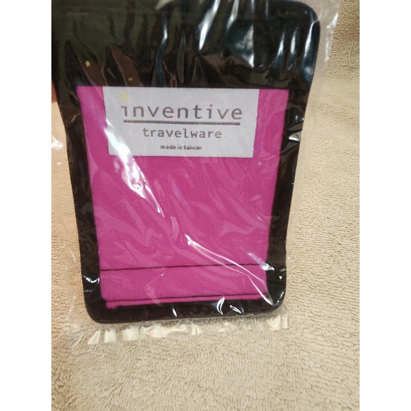 Inventive Travelware " fly girl " Fuchsia Eye-d Handle Wrap