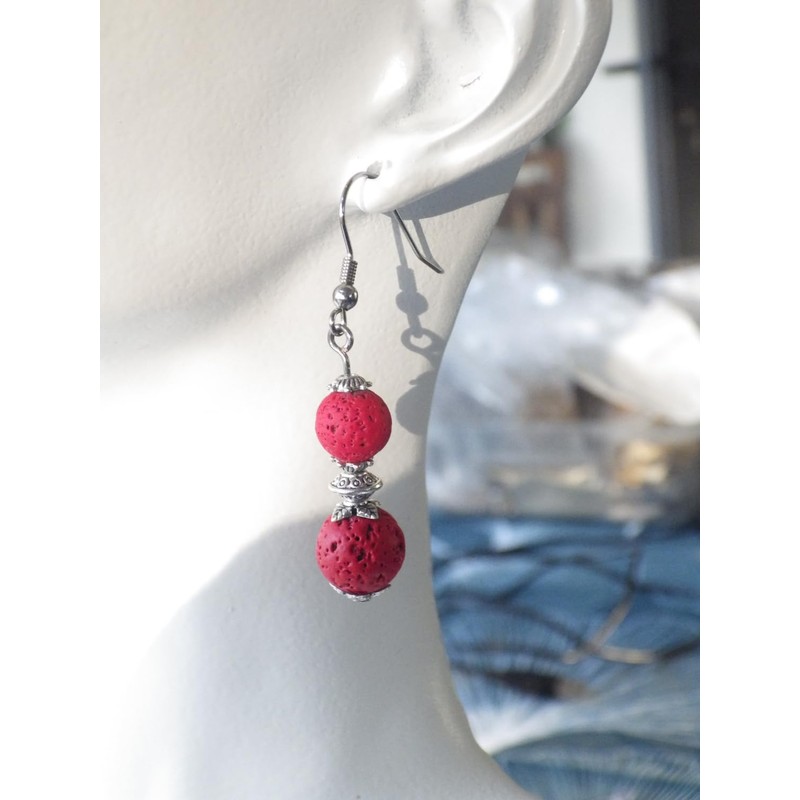 Ohrringe aus Edelstahl mit roten Lavasteinperlen und silbernen Messingperlen