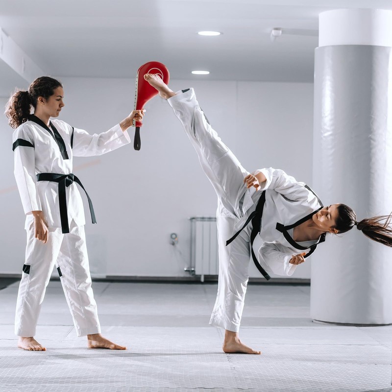 Juvale Taekwondo Kick Pad - Red, 15 x 2.5 x