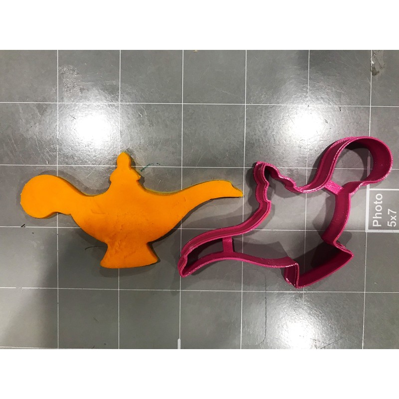 Aladdin Lamp Cookie Cutter (11.43 cm)