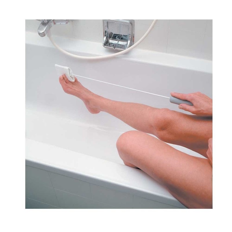 Behrend Toe Cleaner, Foot Care, 28-Inch, Plastic Handle, 2 Spare Covers