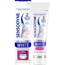 Sensodyne Clinical White - Pasta dental clínicamente probada para blanquear dientes sensibles, protector contra manchas, 3.4 oz | Blanqueamiento clíni