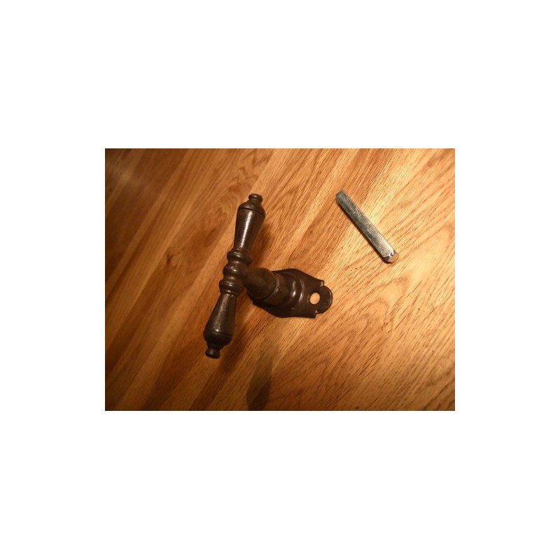 Antikas – Tilt and Turn Window Handle – Antique Iron