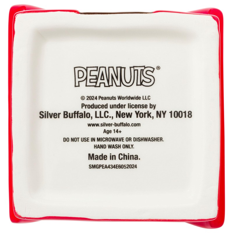 Silver Buffalo Peanuts Sculpted Ceramic Cookie Jar Featuring Snoopy and
