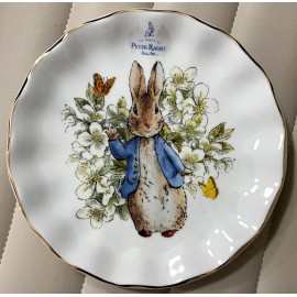 Beatrix Potter Peter Rabbit Scalloped 8" Salad Plates with Gold Edge