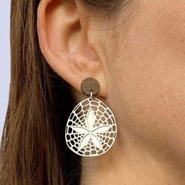 Go Do Good Stud Earrings - Sand Dollar