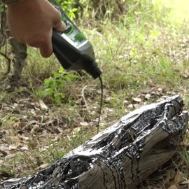 Elusive Wildlife Technologies, LP Pig Oil - Wild Hog Attractant - Long Lasting Hog Hunting Lure for attracting and harvesting Feral Hogs Around Your Deer Feeder or Deer Stand