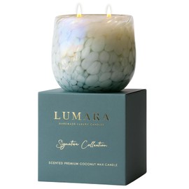 LUMARA  Vela aromtica de lujo con cera natural de coco y aceites esenciales  Envase vidrio soplado  Aroma inspirado en hotel de lujo  T blanco,...    