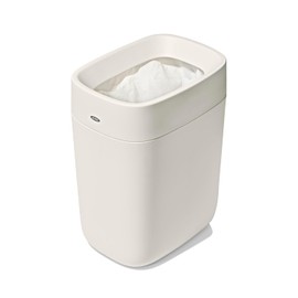 OXO Good Grips - Papelera para baño, color blanco