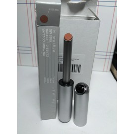 r.e.m. Beauty On Your Collar Classic Lipstick - KISS ME 0.7g NIB