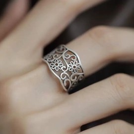 Hollow Flower Ring for Women Trendy Flower Cluster Adjustable Wrap Finger Rings Elegant Design Wedding Engagement Statement Middle Tail Open Band Comfort Fit Fashion Jewelry for Her Cocktail Party