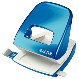 Leitz Leitz Büro Locher aus Metall, Für 30 Blatt, Anschlagschiene mit Formatvorgaben, Ergonomisches Design, Blister-Verpackung, blau, WOW-Serie, 50082036