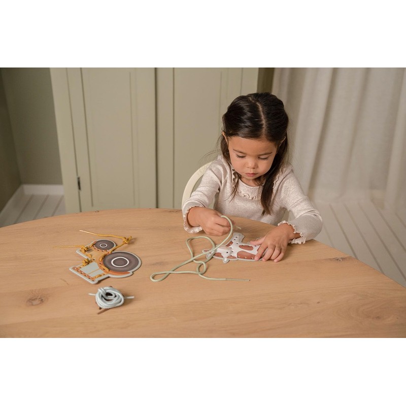 Little Dutch Little Farm 125605 Lacing Cards Game