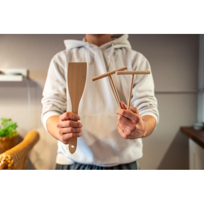 Chinchilla® Crêpes distributor and spatula set, practical kitchen aid for