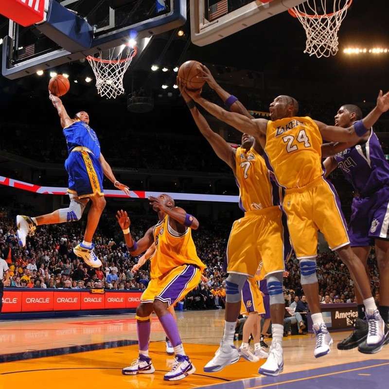 BAUERFEIND GenuTrain Padded Patella Knee Support, black