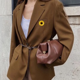 HUJUON Daisy Flower Brooch Pin for Women. Yellow Sunflower Collar Pin Chrysanthemum Brooch Coat Hat Sweater Accessories (Yellow)