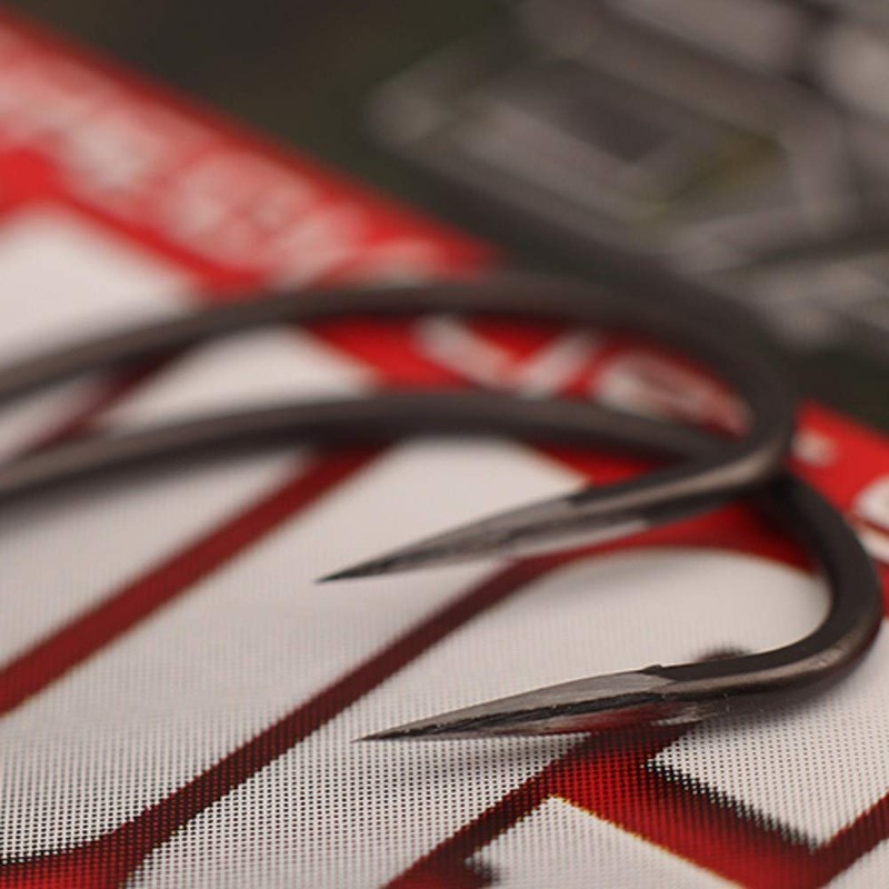 Gardner Covert Dark Mugga Hooks: Barbed: 6