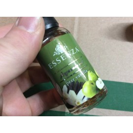 Essenza Lot of 4 Essenza Fragrance Oil ( 2 Vanilla Pear and 2 Vanilla Papaya ) 30 mL Ea