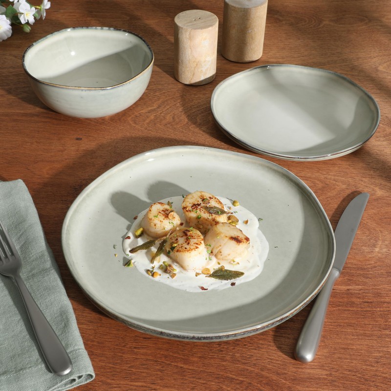 Gibson Elite Nardini 12 Piece (Service for 4) Plates and