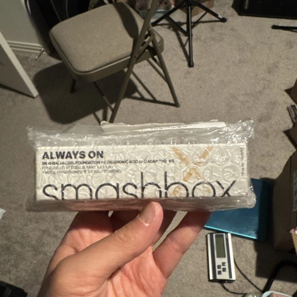 Smashbox Always On Skin Balancing Foundation 1 fl oz (30ml)