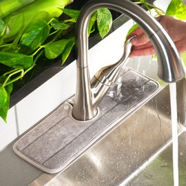 Ternal - Alfombrilla para fregadero para llave de cocina, diseño original, tela de microfibra absorbente, lavable a máquina, protector contra salpicaduras y colector de goteo para alrededor del llave [gris, estándar, paquete de 2]
