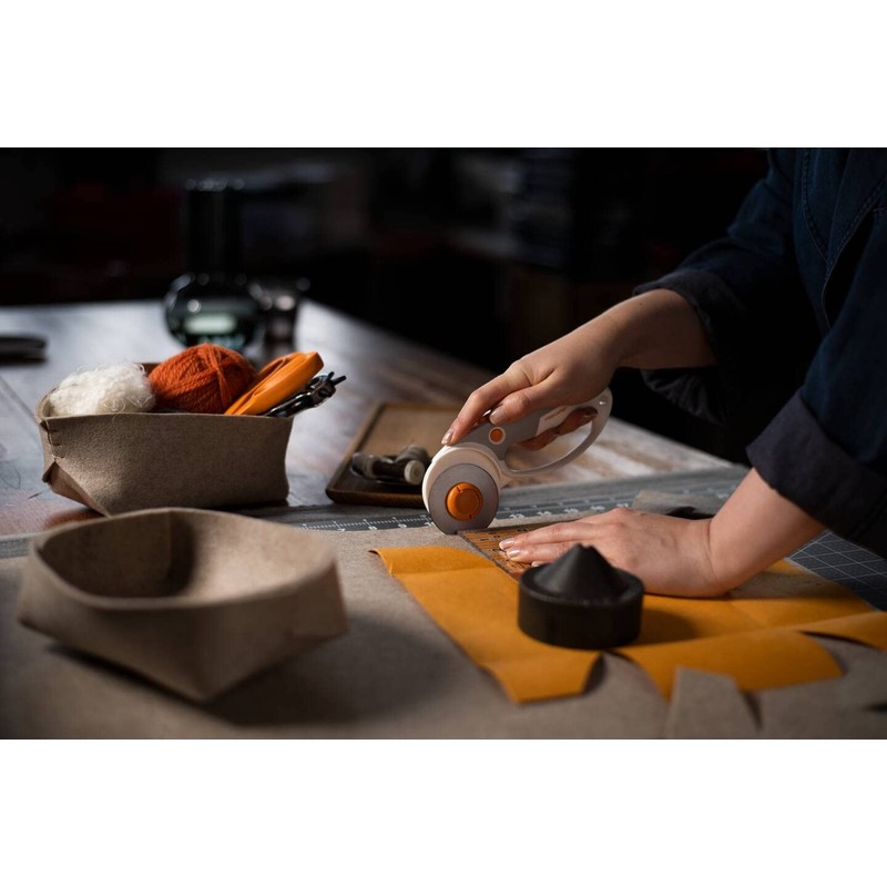 Fiskars Titanium Rotary Cutter DuoLoop (45mm, 60mm), Orange, White, Black,