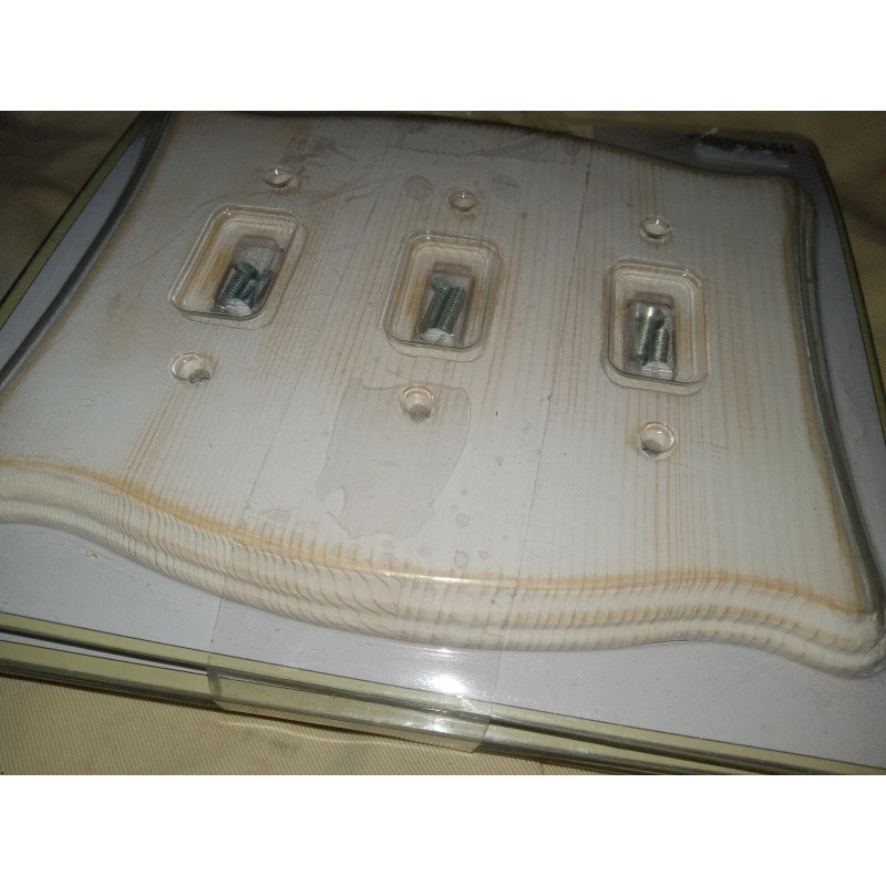 ALLEN + ROTH Avignon Triple Switch Plate Antique White 4896548