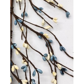 AR1956C-12 Primitive Pip Berry Garland in Country Blue and Cream
