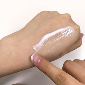 Anna Holtz Women's Skin Lotion Set Large Capacity 300ml Basic Cosmetics High Moisturizing Elasticity Nutrition Supply, Essence Toner + Revital Lotion (300ml) / 안나홀츠 여성 여자 스킨로션 세트 대용량 300ml 기초화장품 고 보습 탄력 영양공급, 에센스토너+리바이탈로션(300ml)