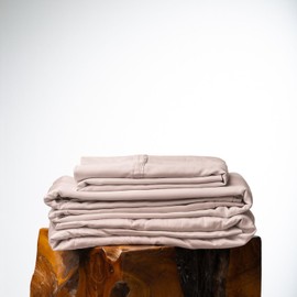 Olive + Crate Eucalyptus Sheets Set - Cooling Sheets for Hot Sleepers - 100% Organic Tencel Lyocell - King Size - Hypoallergenic, Moisture-Wicking - Deep Pockets, Soft, Durable 107 x 106 [Barely Pink]