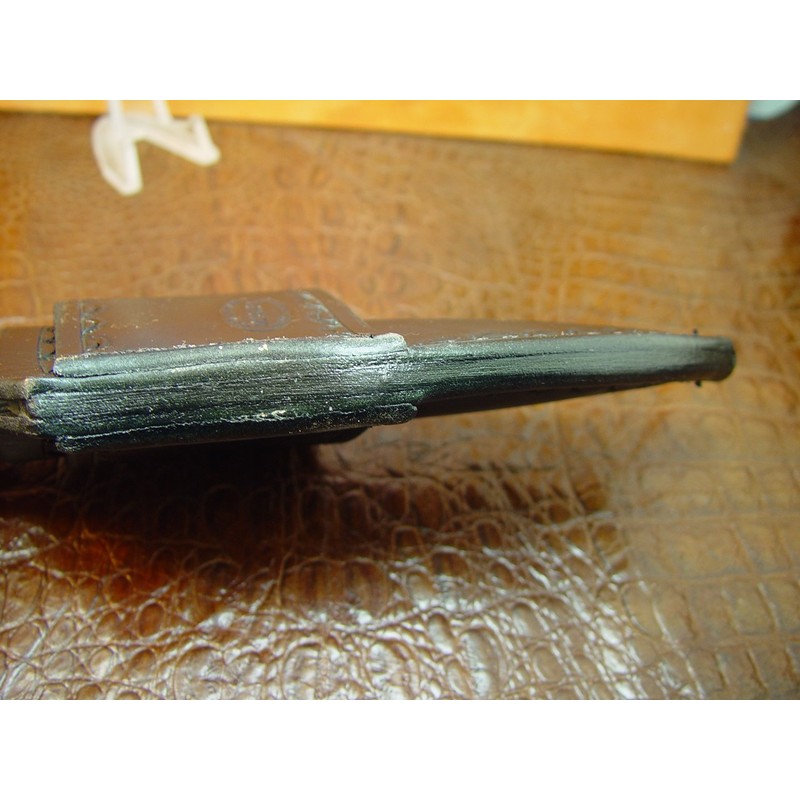 For the buck Vanguard are zipper knife. Custom Made Cross