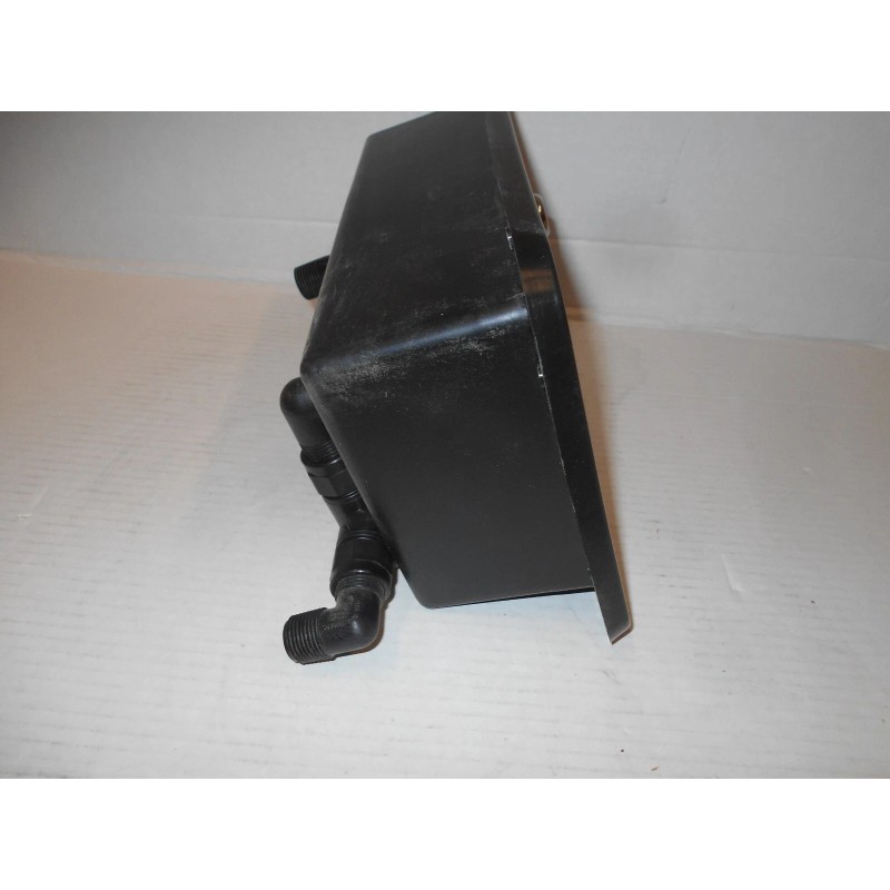 B & B MOLDERS *DOCKING STATION RV BLACK B &