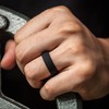 ThunderFit Anillos de boda de silicona para hombres y mujeres,