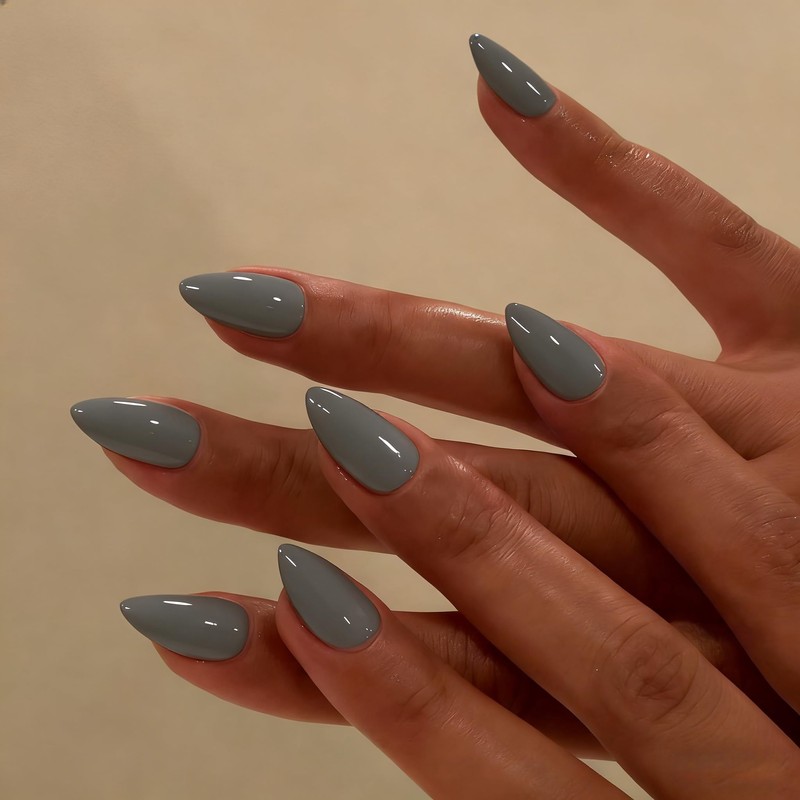 Uñas postizas cortas almendradas, uñas postizas grises cortas stiletto, uñas