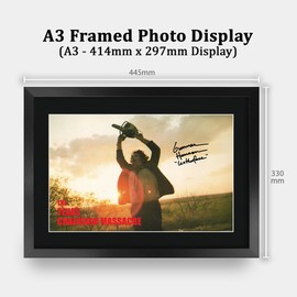 HWC Trading The Texas Chainsaw Massacre Scene 1 Gifts Printed Signed Autograph Picture for Movie Memorabilia Fans - A3 Framed