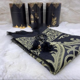 Imani Aksa Gift Box - Muslim Islamic Gifts with Prayer Mat and Prayer Beads - Seccade - Prayer Rug - Sajadah - Islamic Namaz- Janamaz- Islam