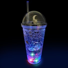 Botella de agua para niños de 16 onzas con luz LED que brilla en la oscuridad, sin BPA, tapa de popote, reutilizable, duradera de doble pared, bonito diseño para niñas y niños (ASTRONAUT)