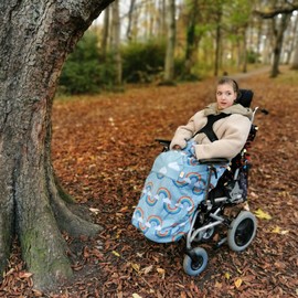 BundleBean Children’s Wheelchair Cosy – Fleece‑Backed Waterproof Nylon, Front Hand-Warming Pouch, Adjustable Straps – Universal Fit for Wheelchair and Special Needs Buggy - Child Size (Blue/Rainbow)