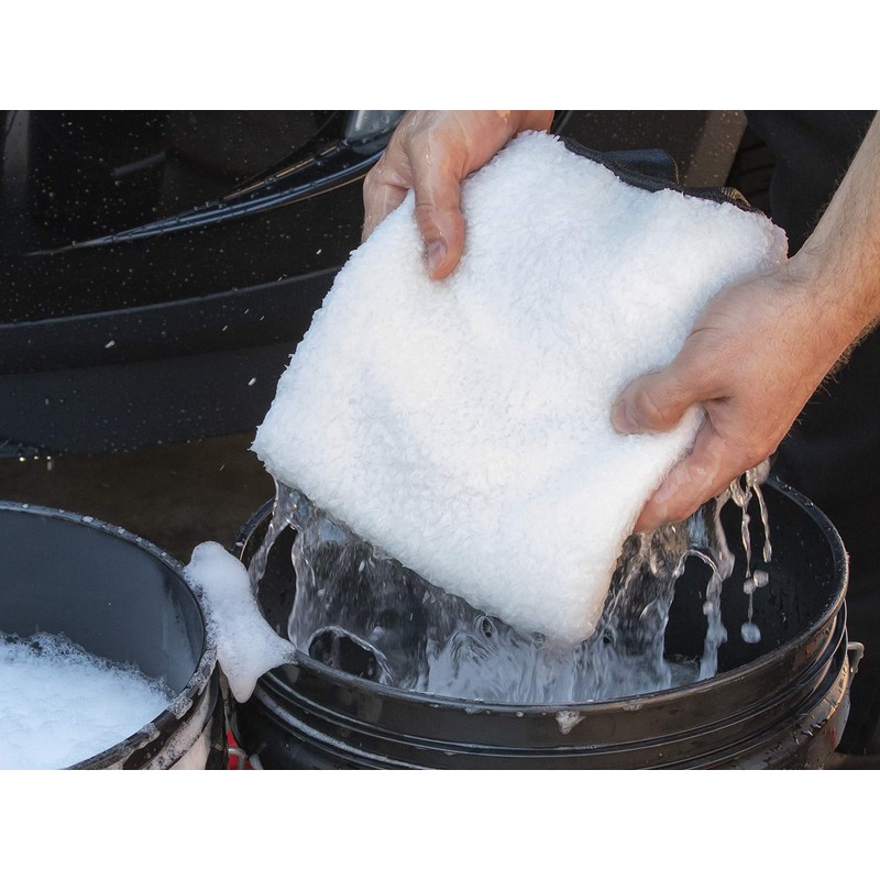 Meguiar's X3002 Microfiber Wash Mitt, Super-Thick, Reusable Wash Mitt for