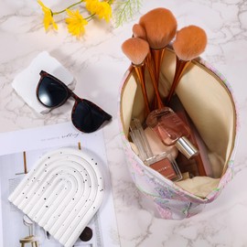 URSKYTOUS Flower Makeup Bag Travel Large Cosmetic Bag for Women Cute Rose Makeup Pouch Zipper Cosmetic Pouch for Purse Aesthetic Pink Floral Makeup Organizer Bag Portable Toiletry Bag