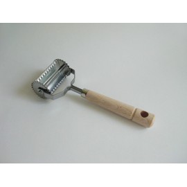 Tredoni 2.4" Tortelloni Square Ravioli Pasta/Dough Stamp Cutter Roller - 6cm Zigzag/Dented Edge (Square - Dented)