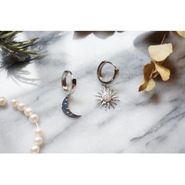 CELESTIAL Sun and Moon Mismatched Thick Gold Huggie Hoop Earrings in Gold/Silver (platinum-plated)