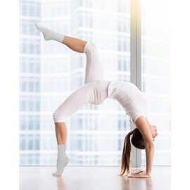 yeuG 4 Pairs Non Slip Pilates Socks with Grips for Women, Grip Socks for Yoga Barre Grippy Crew Socks Woman Sticky Socks