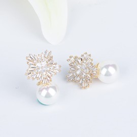 Fashion Women Chic imitation Pearl Snowflake Studs Earrings (Gold)