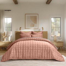 EVERGRACE 3 Pieces Luxurious Velvet Quilt Queen Size, Ultra Soft Bedspread Coverlet Set, Double Box Stitch Lightweight Velvet Comforter for All Season with 2 Shams, Coral Blush, 92"x96"