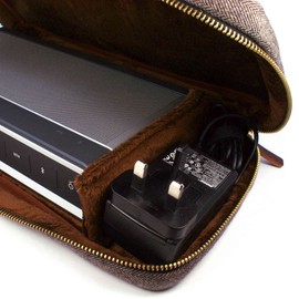 TUFF LUV [Kompatibel mit Bluetooth-Lautsprechern von Bose Soundlink Bluetooth Speaker III / 3] Fischgräten-Tweed-Reisetasche - Braun