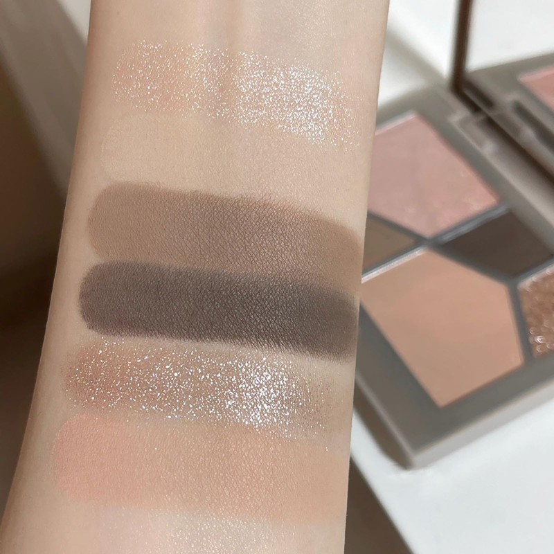 6-Color Nude Eyeshadow Palette - Matte and Shimmer Shades for