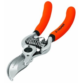 Truper 38463 6-Inch Bypass Pruner, Cuts To 5/8-Inch